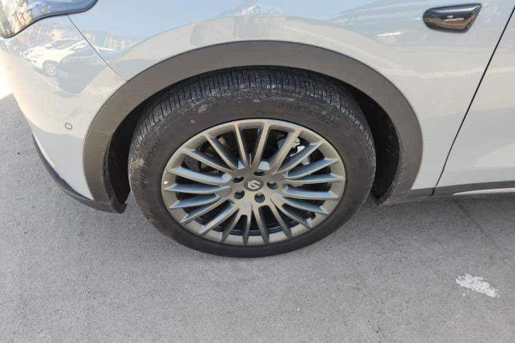 Used Leapmotor C11 2024 All-Electric 580 Luxury Edition Left Front Wheel Hub