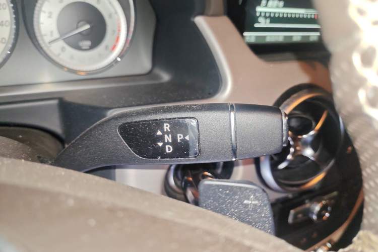 Used Mercedes-Benz GLK-Class 2013 GLK 300 4MATIC Dynamic Sunroof Model