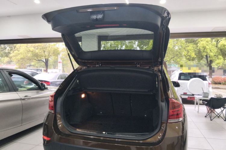 Used BMW X1 2014 sDrive18i Leading Model Trunk