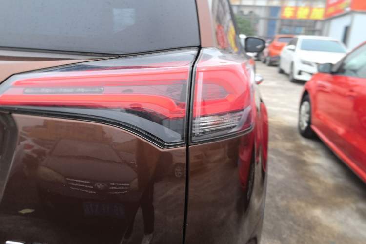 Used Toyota RAV4 2016 2.0L CVT Two-Wheel Drive Fashion Edition China V Standard