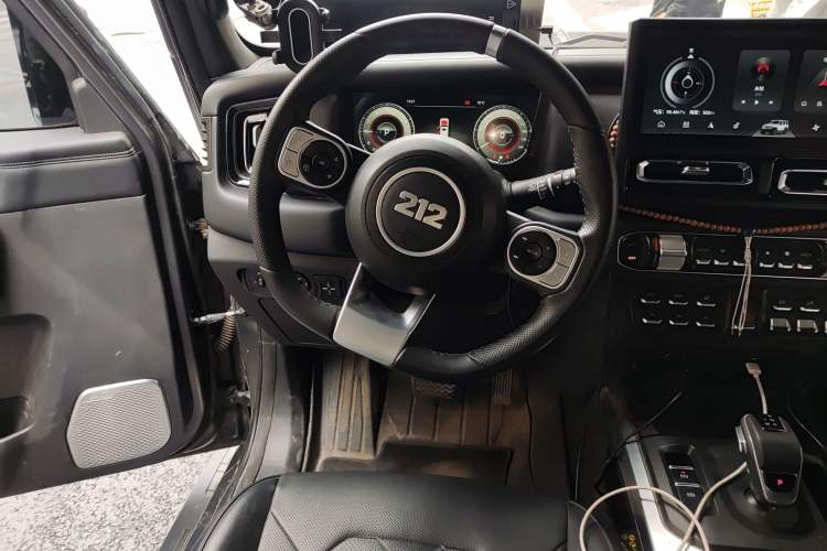 Used 212 T01 2024 2.0T Mechanic
