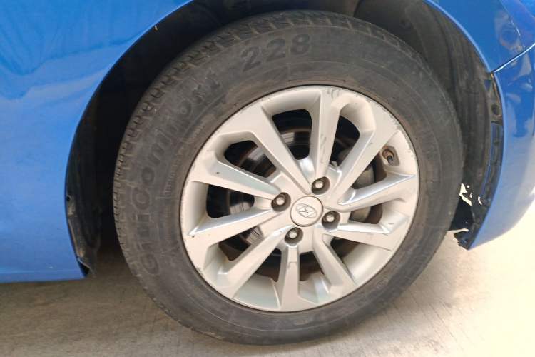 Used Hyundai Verna RV 2017 1.6L Automatic Sport Edition China V Standard Right Front Wheel Hub