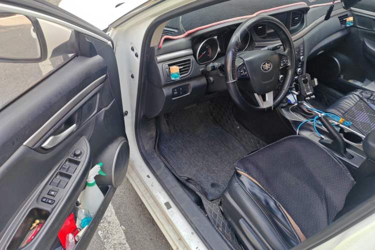 Used Bestune B50 2016 1.4T Automatic Luxury Model Driver Seat