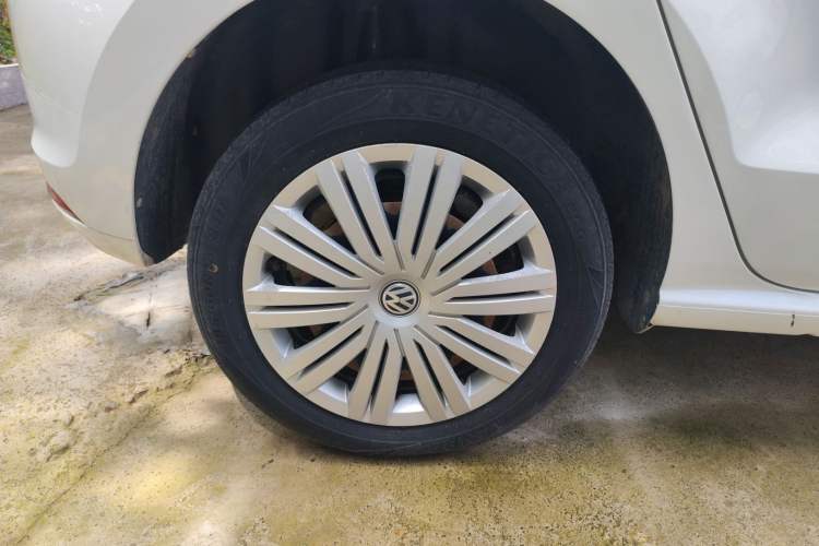 Used Volkswagen Polo 2016 1.6L Automatic Comfort Model
