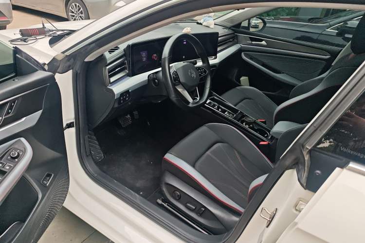 Used Volkswagen Lamando 2022 Lavida L 280TSI DSG Cool & Spicy Edition Driver Seat