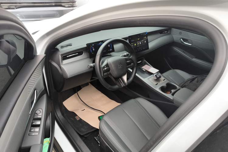 Used BYD Qin PLUS 2025 DM-i Smart Drive 55KM Leading Model
