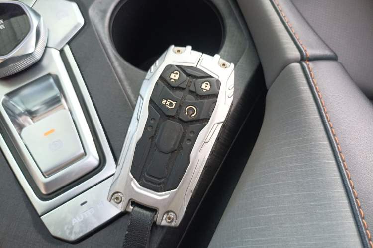 Used CHANGAN UNI-V 2022 1.5T Prestige Version Vehicle Key