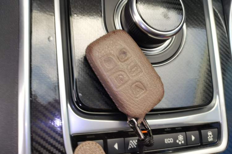 Used Jaguar XE 2018 2.0T 300 PS All-Wheel-Drive R-Sport Sport Edition Vehicle Key