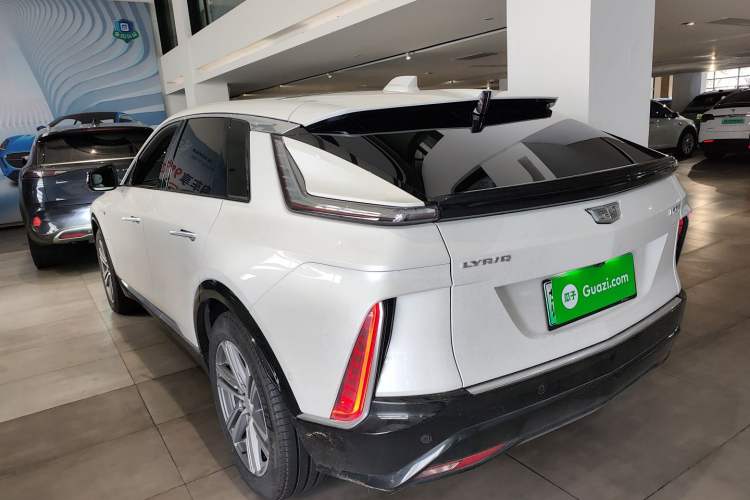 Used Cadillac LYRIQ 2024 Rear-Drive Standard Range Luxury Edition Rear Left 45 Deg