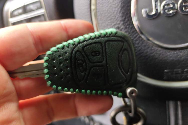 Used Jeep Wrangler 2016 3.0L Sahara 75th Anniversary Edition Vehicle Key