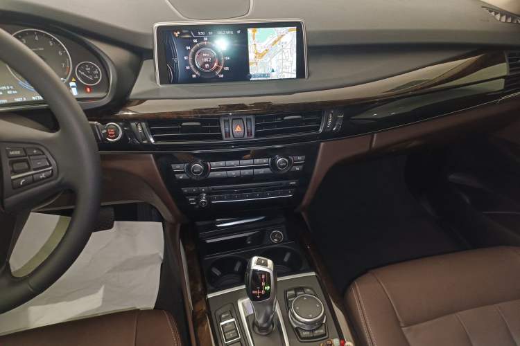 Used BMW X5 2015 xDrive28i
