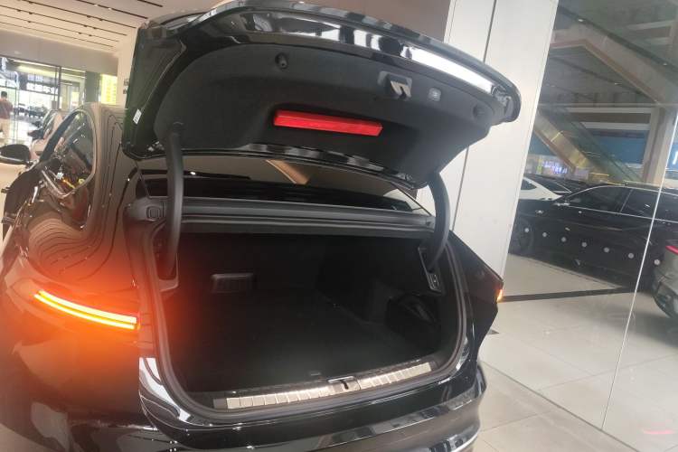 Used Nio ET9 2025 100 kWh