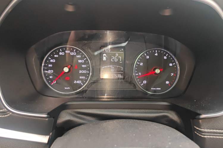 Used Roewe RX5 2018 20T Two-Wheel Drive Automatic Internet Smart Edition