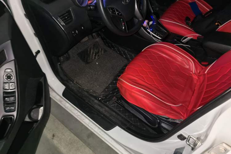 Used Hyundai Elantra (5th Generation / Langdong) 2016 1.6L Automatic Prestige Model Driver Seat