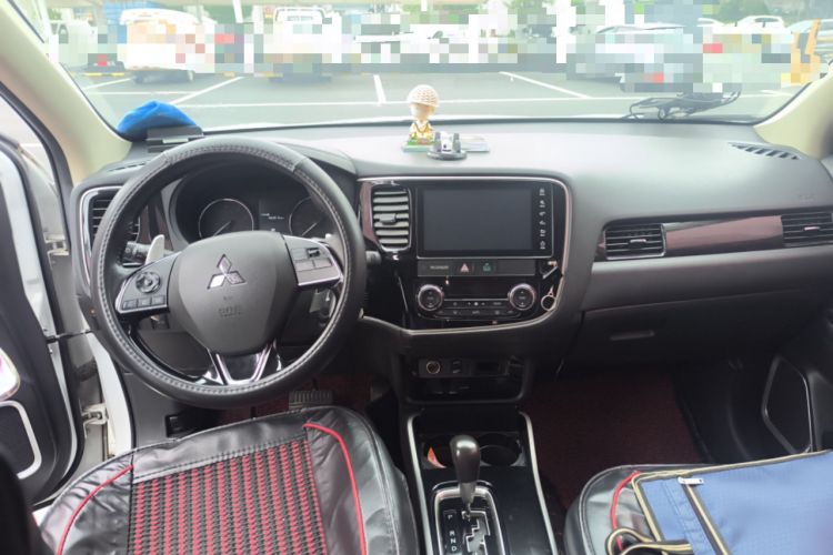 Used Mitsubishi Outlander 2018 2.4L 4x4 Elite Edition 5 Seats Center Console