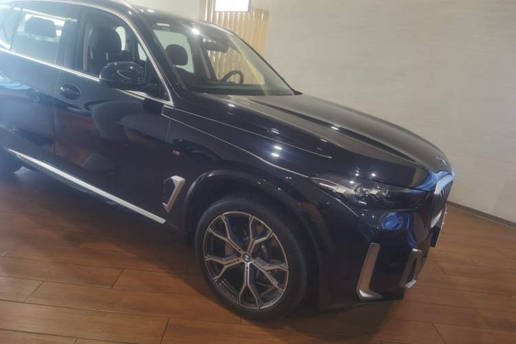 Used BMW X5 2023 xDrive 30Li Luxury M Sport Package