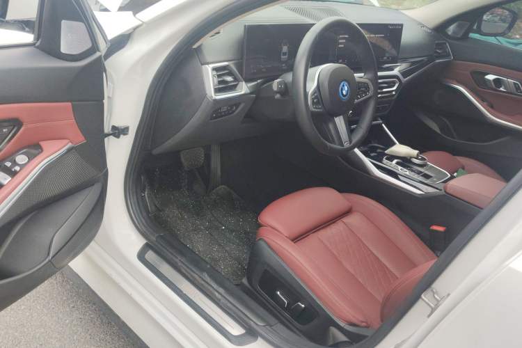 Used BMW i3 2024 eDrive 35 L Driver Seat