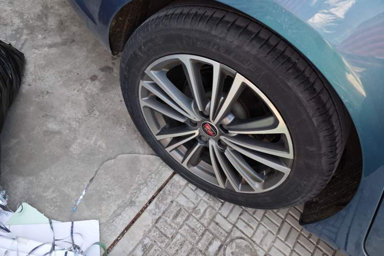 Used Roewe i6 2019 PLUS 20T TST 4G Connected Flagship Superb Edition Right Rear Wheel Hub