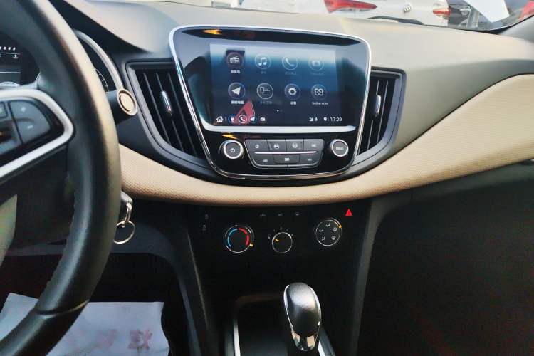 Used Chevrolet Monza 2020 320 Automatic Enjoyment Edition Audio And AC Panel