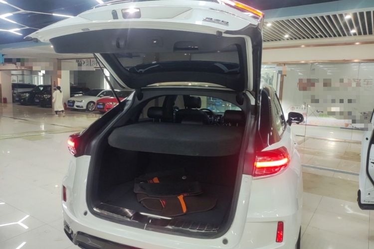 Used Honda UR-V 2020 370TURBO Two-Wheel Drive Luxury Edition Trunk