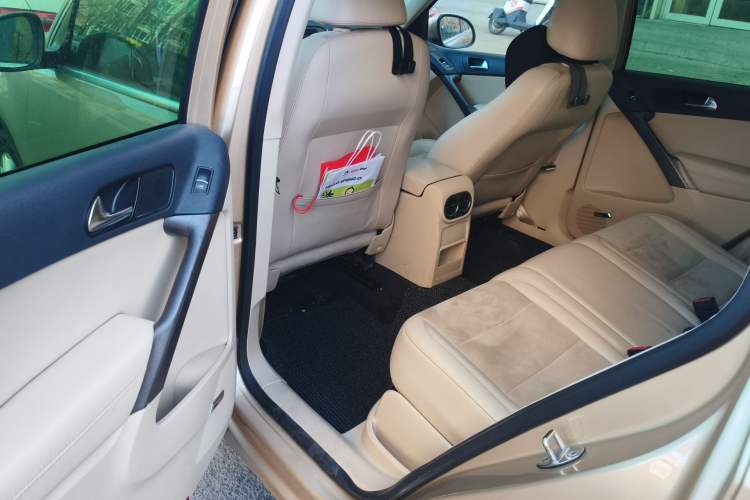 Used Volkswagen Tiguan 2012 2.0 TSI Automatic All-Wheel Drive Flagship Edition Left Rear Seat