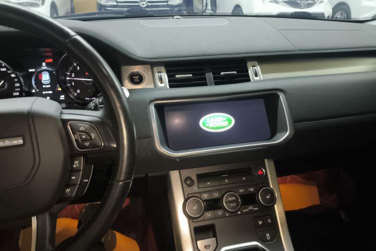 Used Land Rover Range Rover Evoque 2018 240 PS SE Smart Brilliance Edition