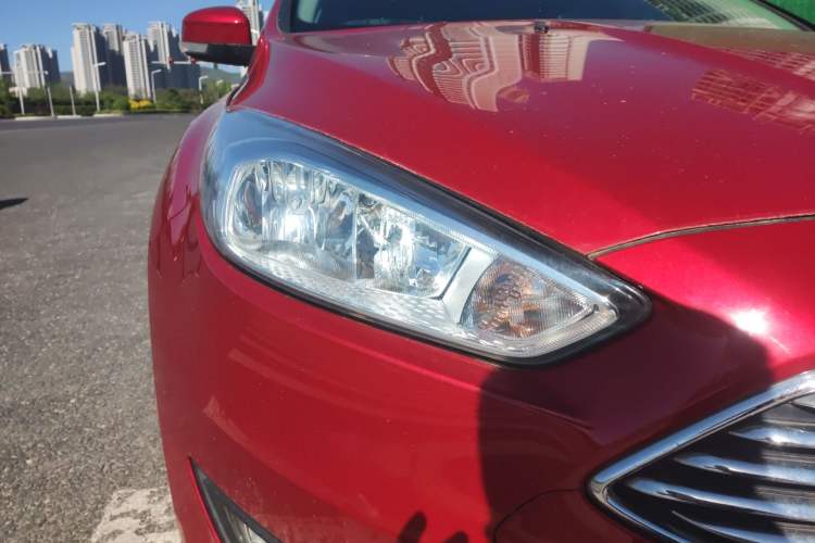 Used Ford Focus 2018 Sedan Classic 1.6L Automatic Trendy SmartDrive Edition