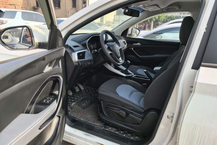 Used Baojun 530 2018 1.5T Manual Elite Version China V