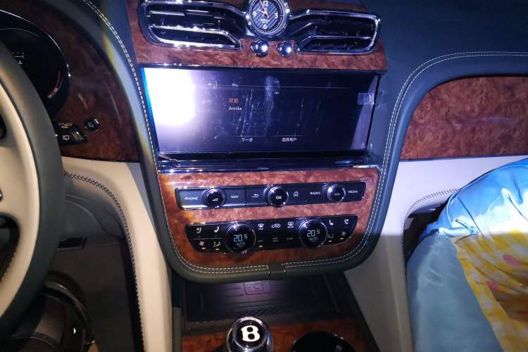 Used Bentley Bentayga 2022 4.0T V8
