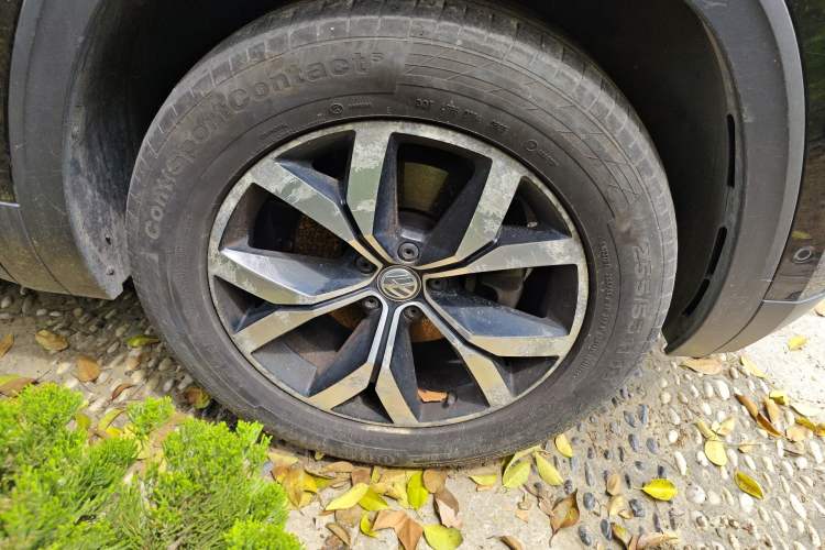 Used Volkswagen Teramont 2017 330TSI Two-Wheel-Drive Luxury Edition Right Front Wheel Hub