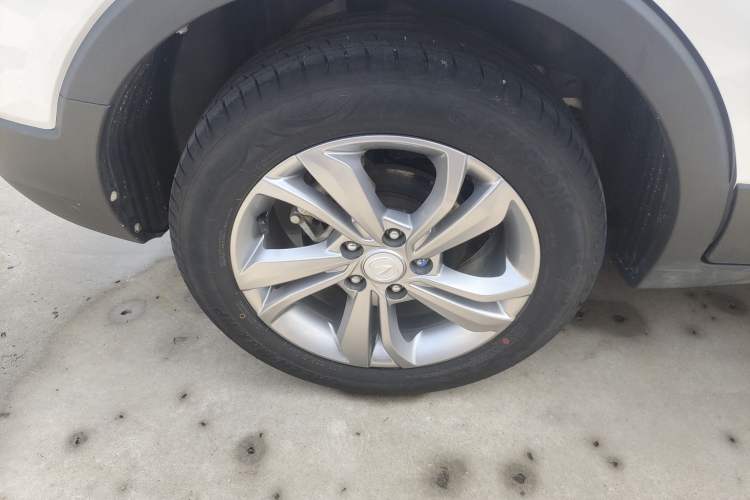 Used CHANGAN CS15 2021 1.5L Manual Entry-Level Trim Right Rear Wheel Hub