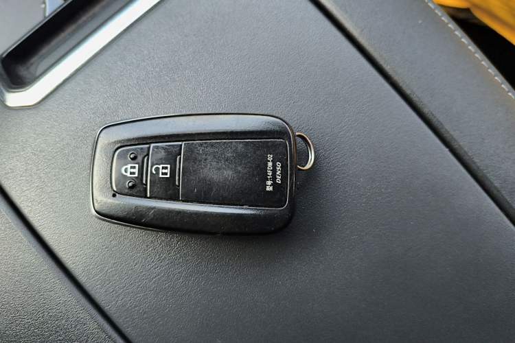 Used Toyota Highlander 2023 2.5L Smart Electric Hybrid Dual-Engine 4x4 Elite Edition 7 Seats Vehicle Key