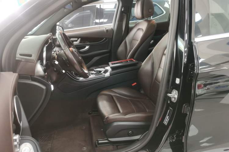 Used Mercedes-Benz GLC 2019 Facelift GLC 260 L 4MATIC Luxury Model Left Front Seat