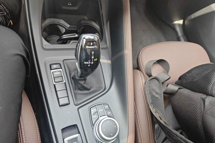 Used BMW X1 2020 sDrive25Li Leading Model Gear Lever