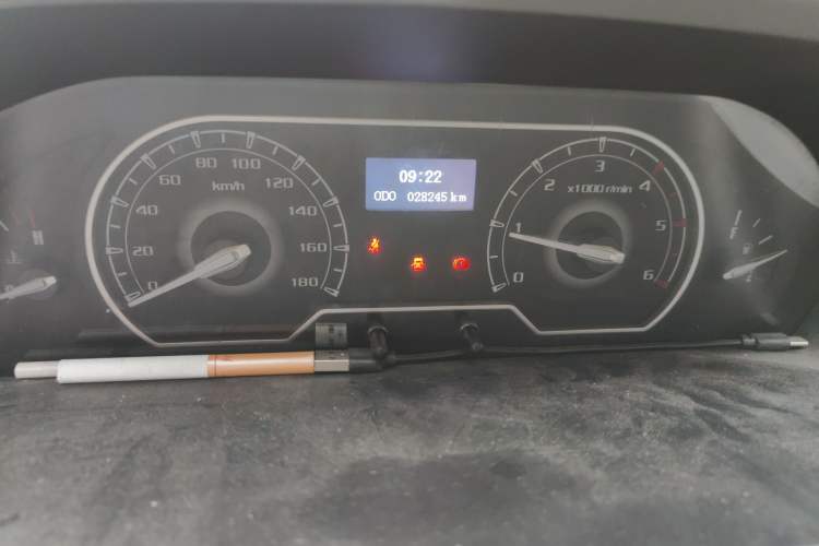 Used SAIC MAXUS Xintu V80 2021 2.0T Manual Classic Aoyuntong Short Wheelbase Ultra-Low Roof 5/6-Seater
