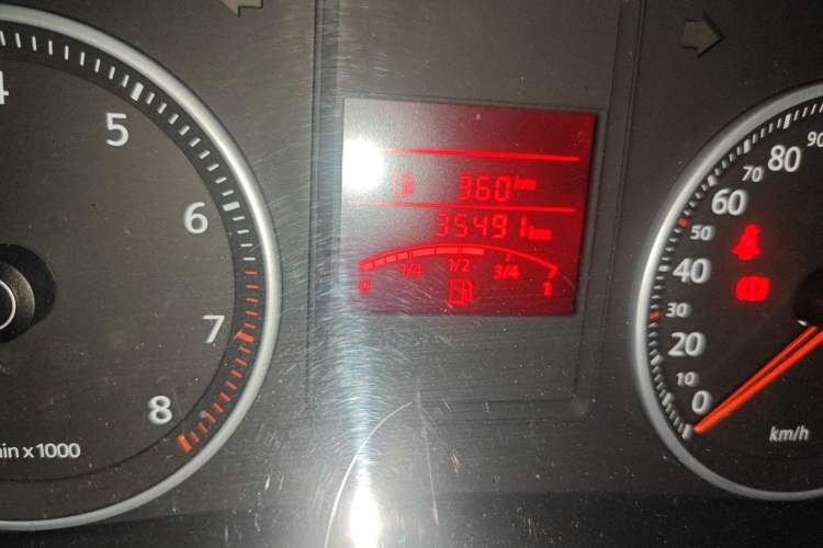 Used Volkswagen Bora 2011 1.6L Manual Comfort Version
