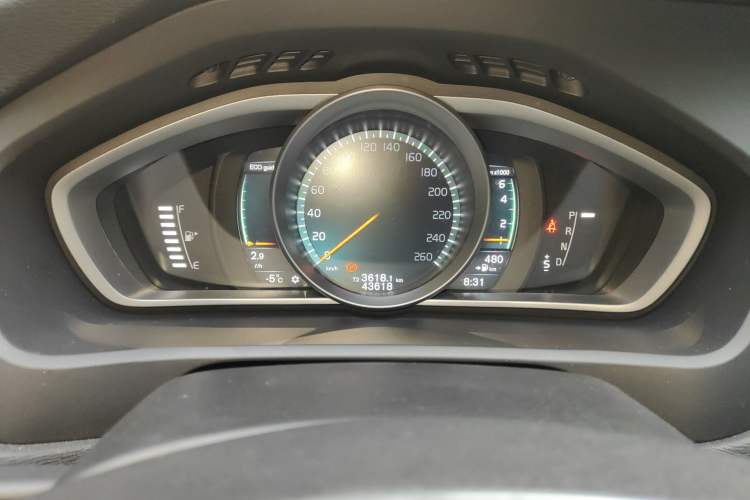 Used Volvo V40 2017 T3 Zhiyi Edition