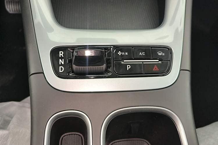 Used Geely Galaxy Geome 2026 Model 310km Youth Edition Gear Lever