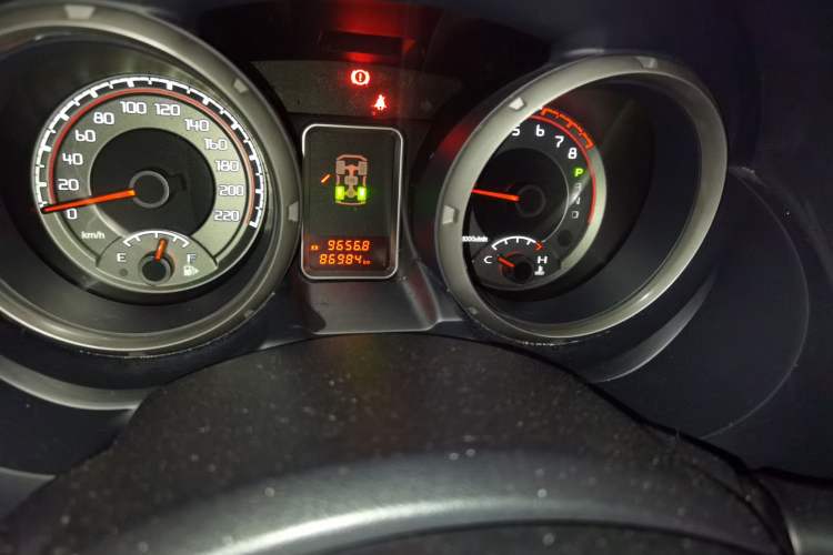 Used Mitsubishi Pajero 2016 3.0L Automatic Luxury Version China V Standard Odometer Close Up