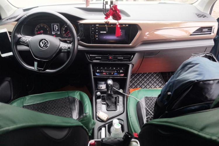 Used Volkswagen Tharu 2021 280TSI Two-Wheel-Drive Luxury Plus Edition Center Console