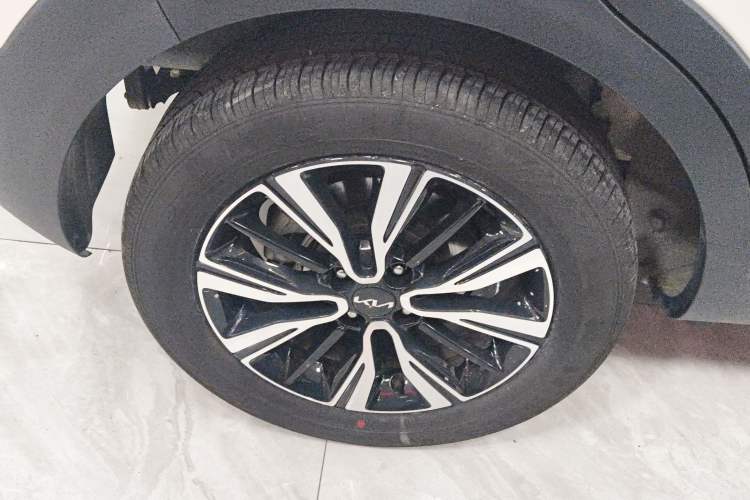 Used Kia kx1 Stonic 2021 1.4L CVT Fun Edition
