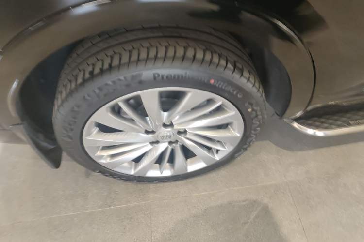 Used Buick Envision 2025 Encore Plus Four-Wheel Drive Avenir
