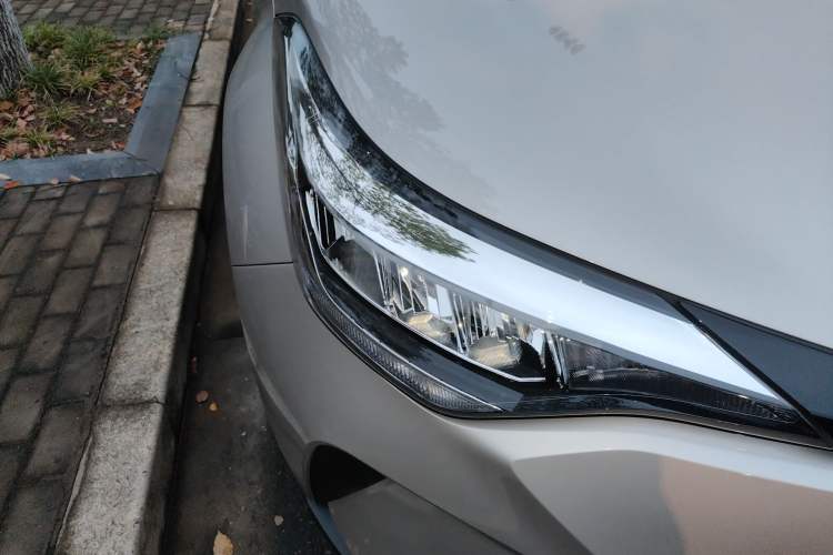 Used Toyota C-HR 2021 2.0L Comfort Edition Right Front Headlight