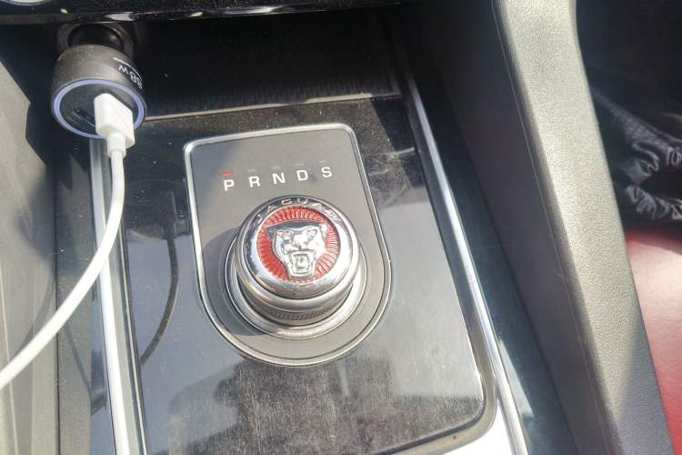 Used Jaguar F-PACE 2016 2.0T Two-Wheel Drive Urban Luxury Edition