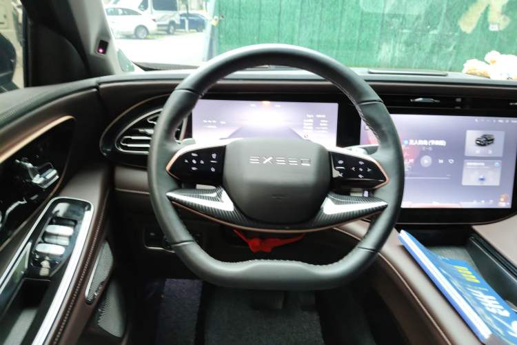 Used EXEED Lanyue 2023 400T Four-Wheel Drive Star Prestige Edition 6 Seats
