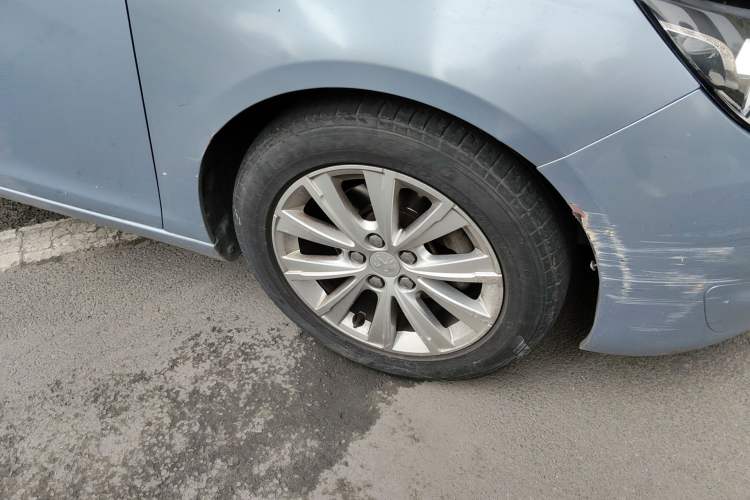 Used Peugeot 308S 2015 1.2T Automatic Jingchi Edition Right Front Wheel Hub