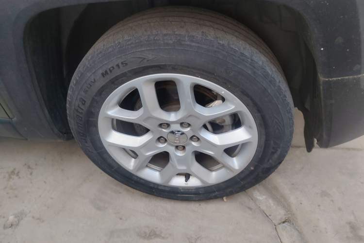 Used Jeep Renegade 2016 1.4T Automatic Jingneng Version+ Right Front Wheel Hub