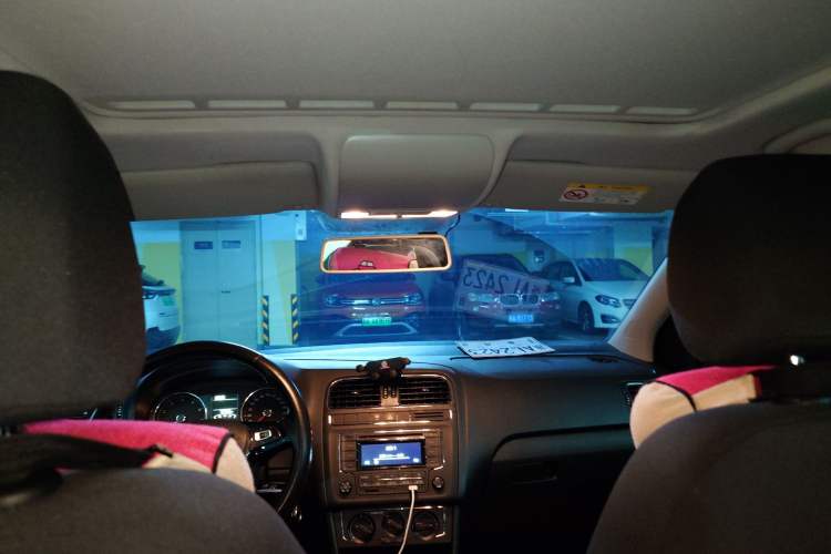 Used Volkswagen Polo 2016 1.6L Automatic Comfort Model Headliner