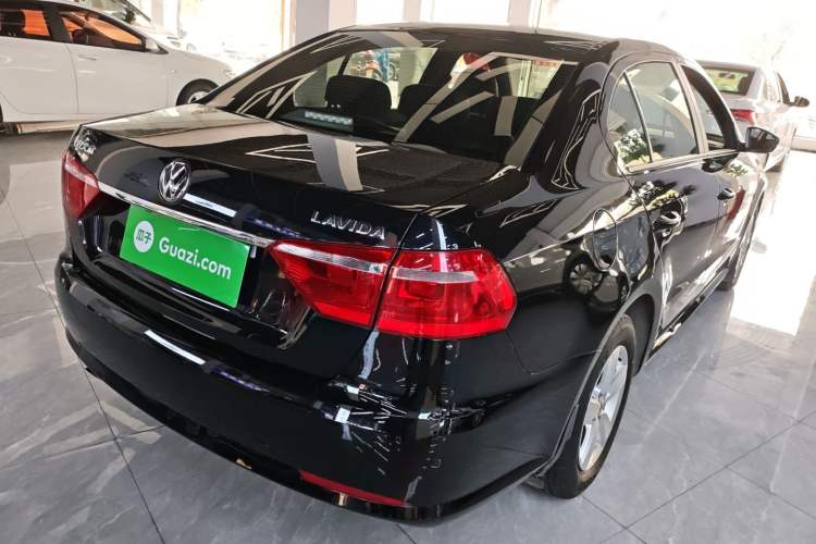 Used Volkswagen Lavida 2017 1.6L Automatic Comfort Edition
