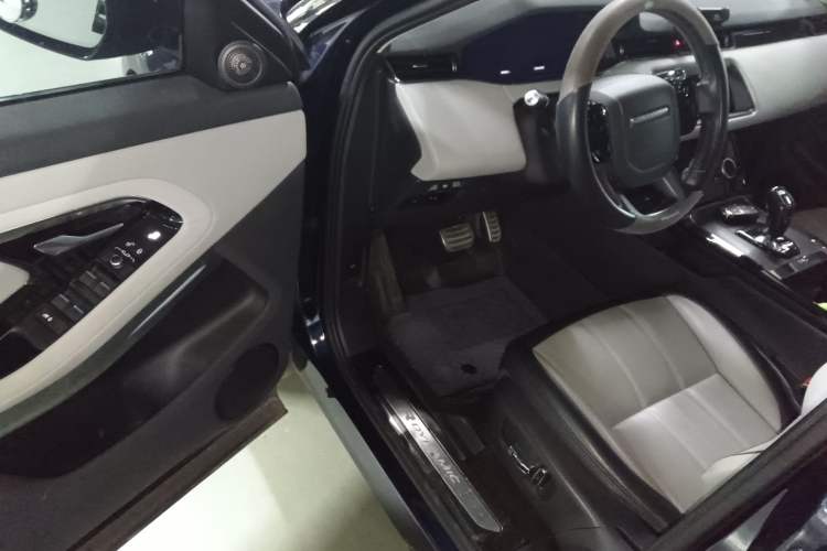 Used Land Rover Range Evoque 2020 249 PS R-DYNAMIC S Sport Edition Driver Seat